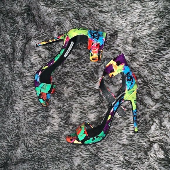 Floral Steven madden heels - Picture 2 of 4